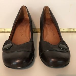 Women’s retro heels